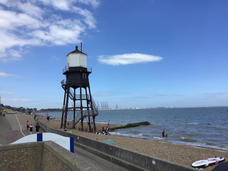 Villa Travellers' Choice In Harwich-Essex Extérieur photo