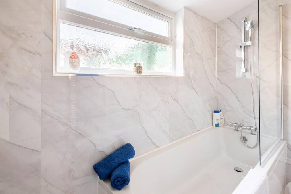 Villa Travellers' Choice In Harwich-Essex Extérieur photo