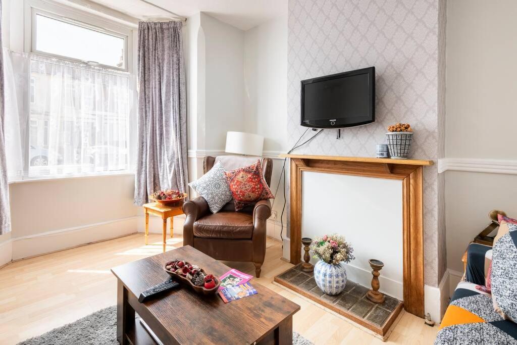 Villa Travellers' Choice In Harwich-Essex Extérieur photo