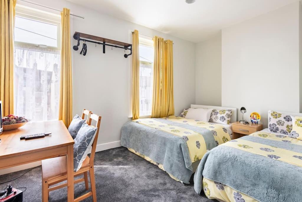 Villa Travellers' Choice In Harwich-Essex Extérieur photo